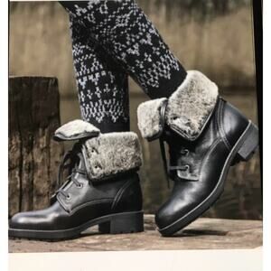 Clarks Reunite GoreTex Black Leather Faux Fur Cuff Lined Combat Boots 8M Lace Up